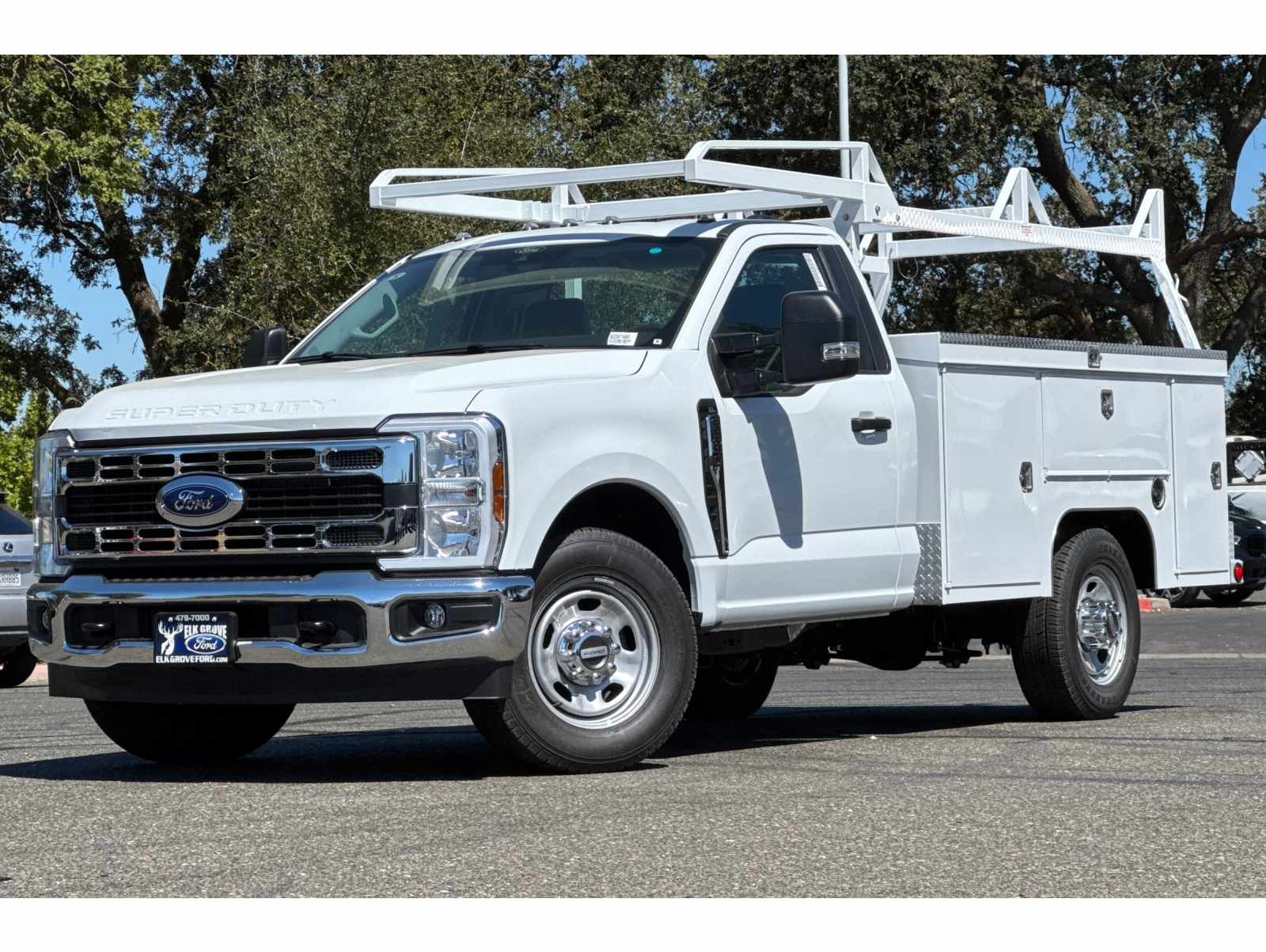 2025 Ford F-350 Super Duty Chassis Cab XL's photo