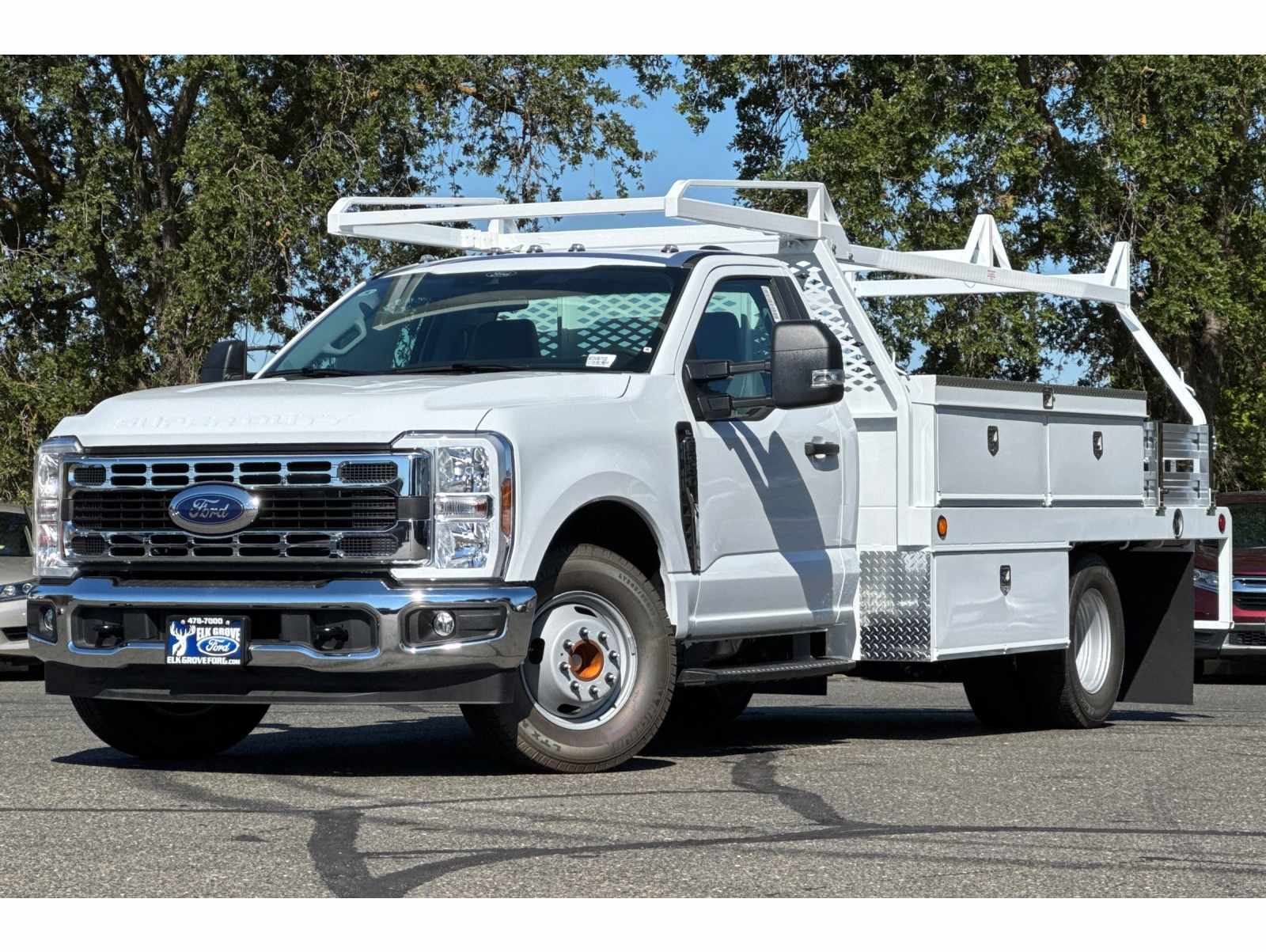 2025 Ford F-350 Super Duty Chassis Cab XL's photo