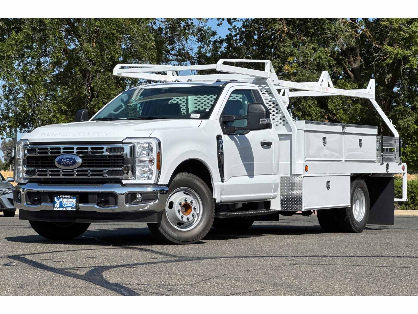 2025 Ford F-350 Super Duty Chassis Cab XL's photo