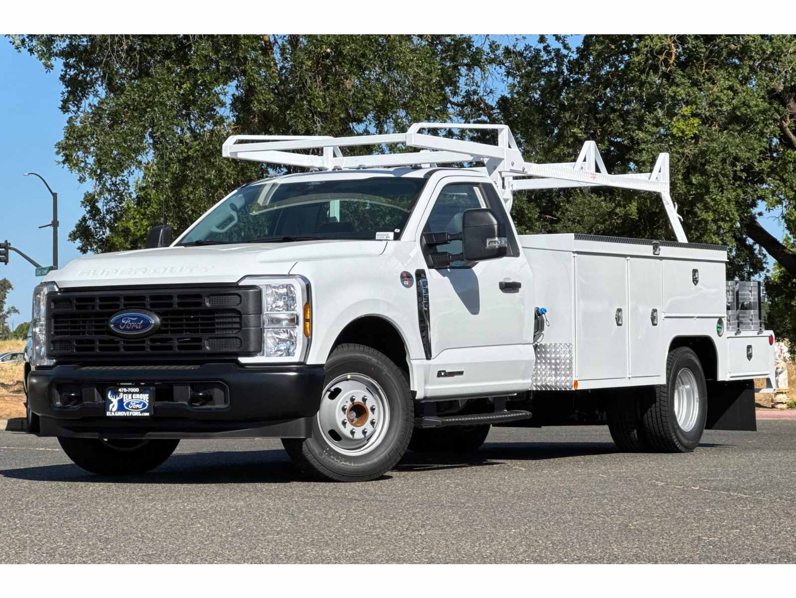 2025 Ford F-350 Super Duty Chassis Cab XL's photo