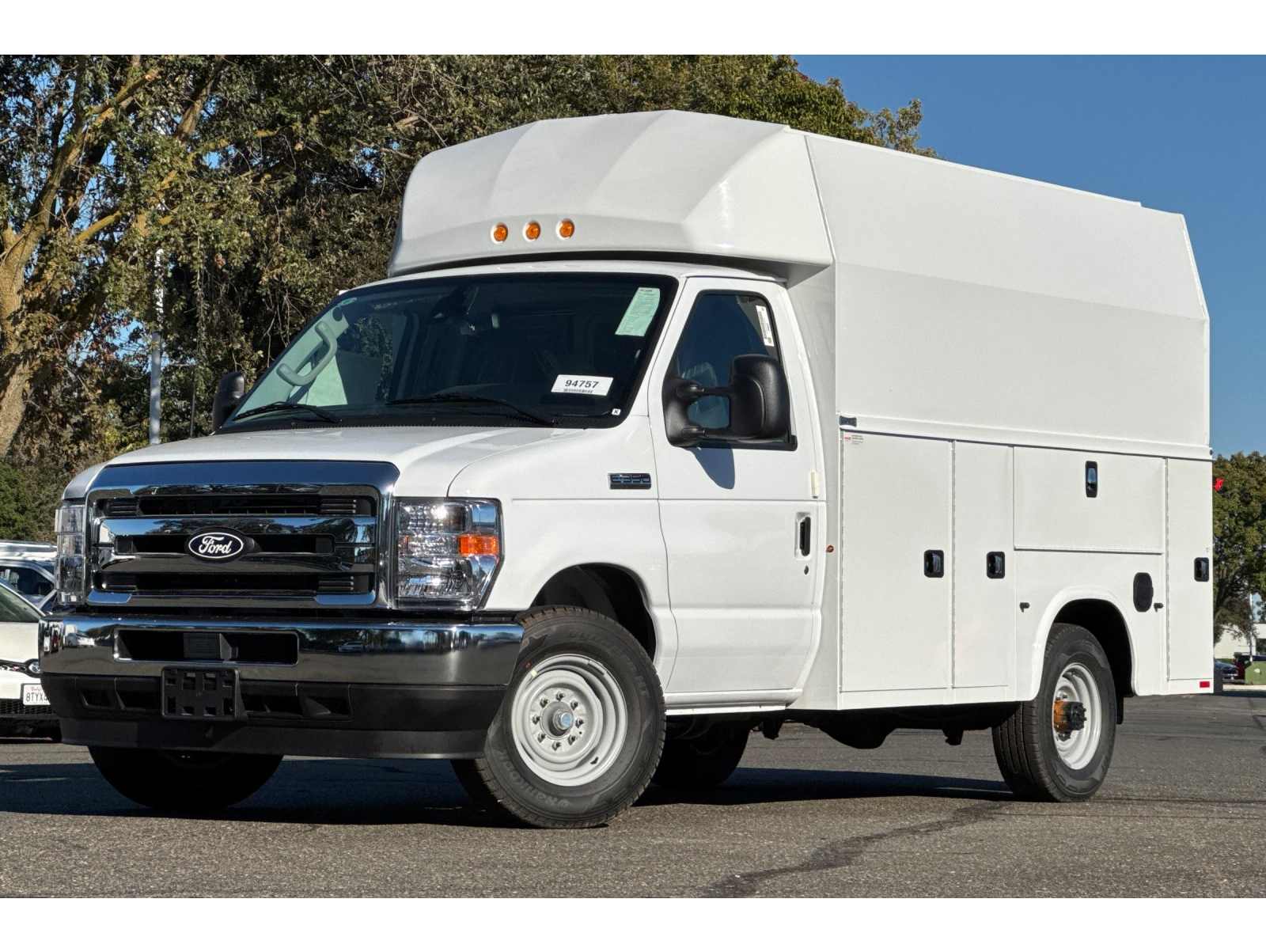 2026 Ford E-Series Cutaway Base's photo