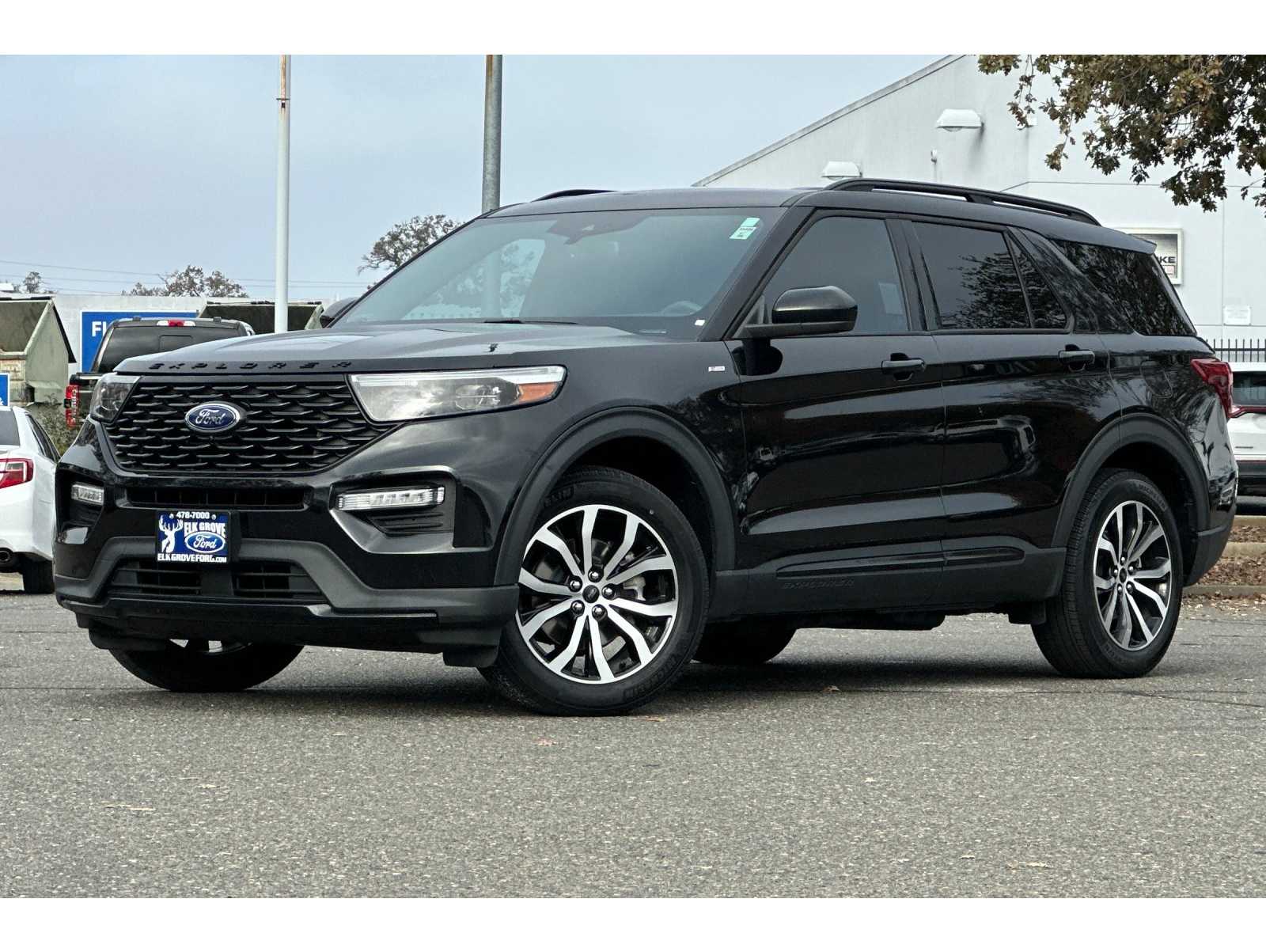 2022 Ford Explorer ST-LINE's photo