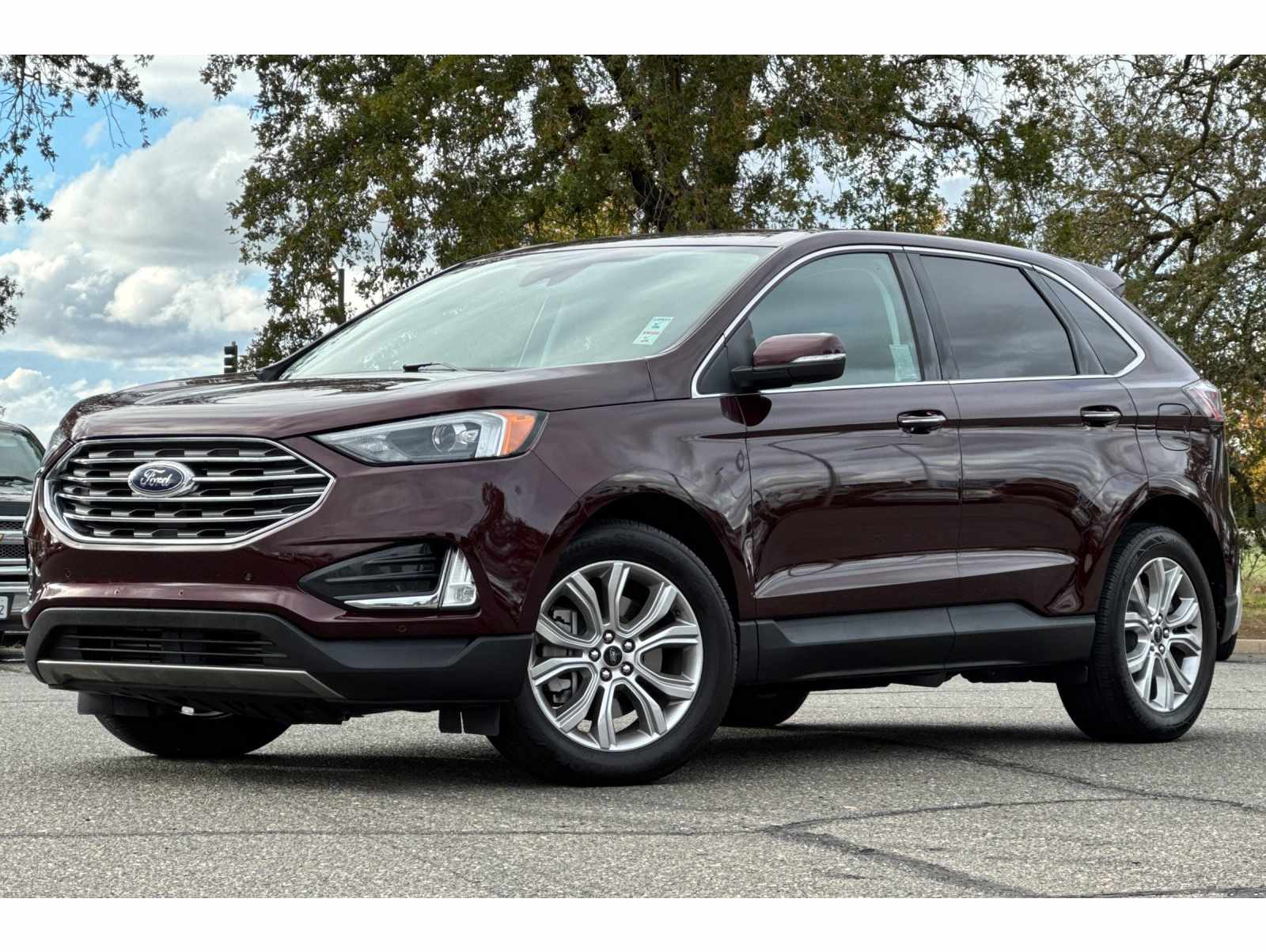 2024 Ford Edge Titanium's photo