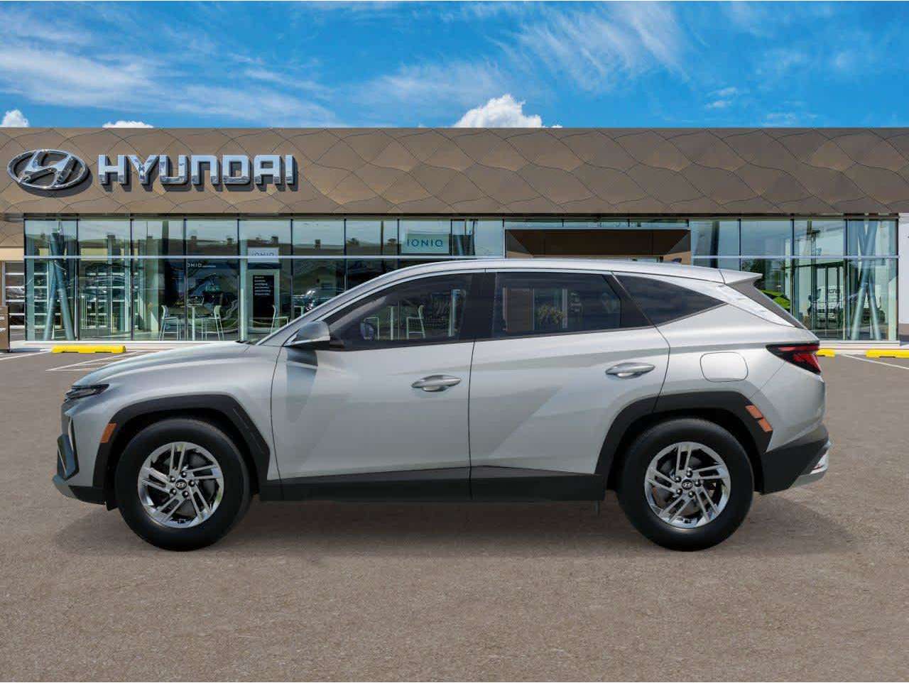 2026 Hyundai Tucson SE's photo
