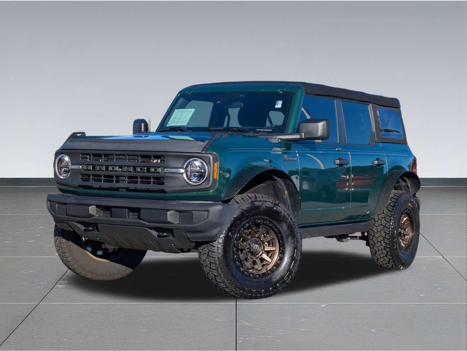 2022 Ford Bronco 4-Door Base's photo