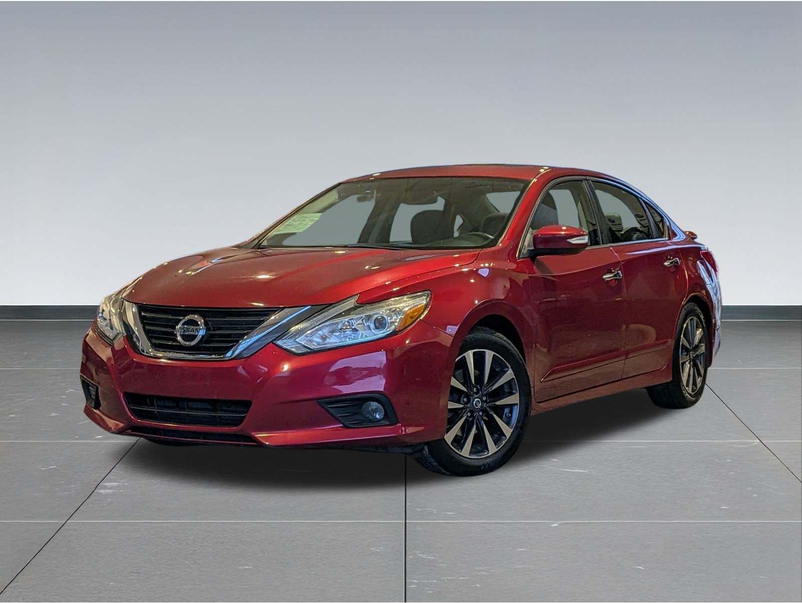 2016 Nissan Altima SL's photo
