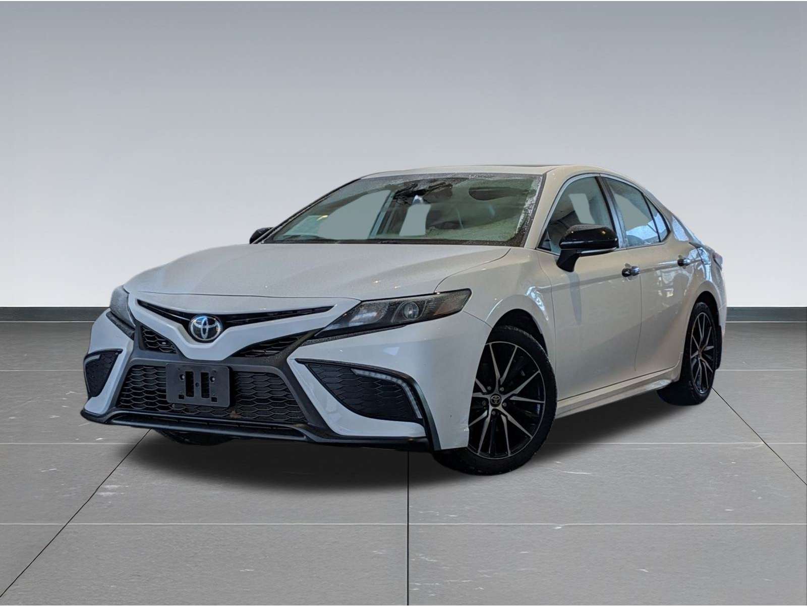 2022 Toyota Camry SE's photo