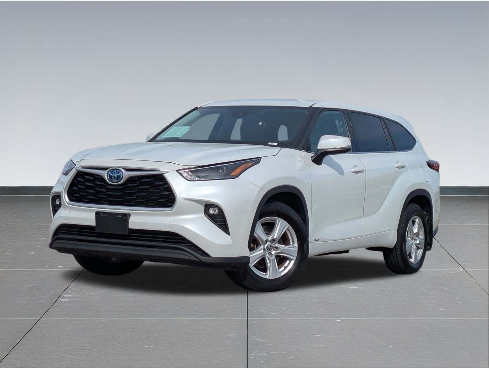 2022 Toyota Highlander LE's photo