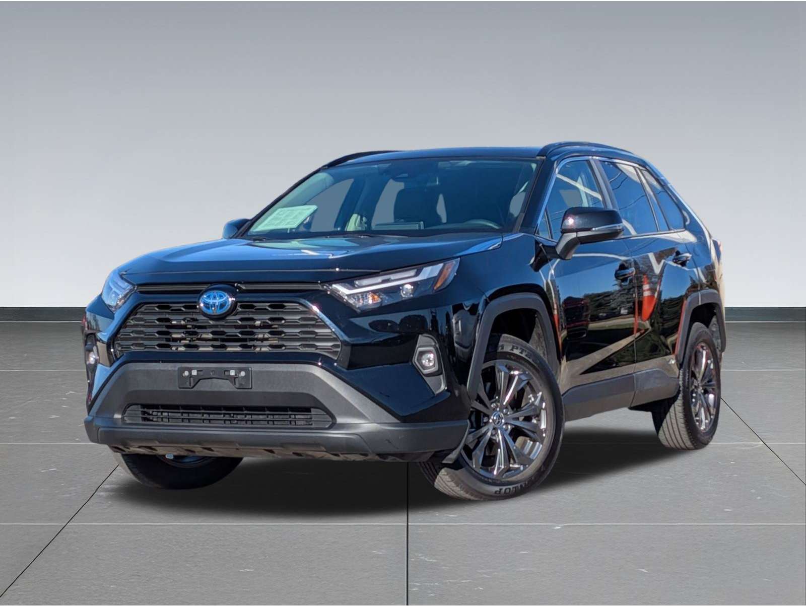 2023 Toyota RAV4 XLE Premium's photo
