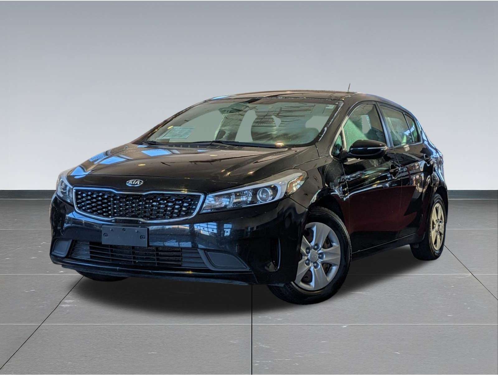 2017 Kia Forte5 LX's photo