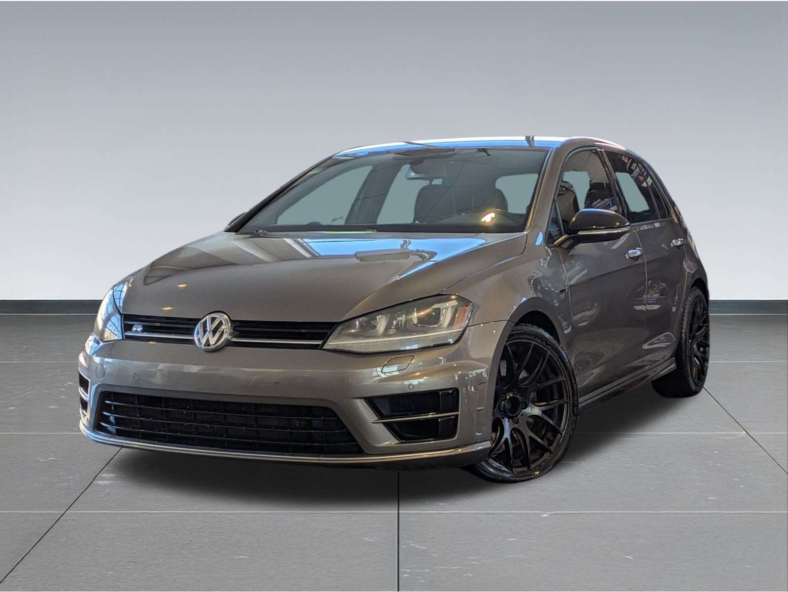 2015 Volkswagen Golf R R's photo