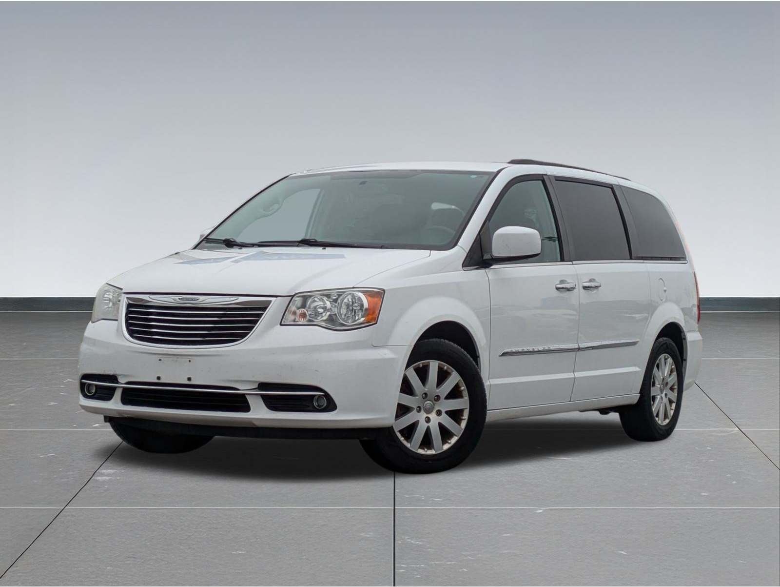 2015 Chrysler Town & Country Touring's photo