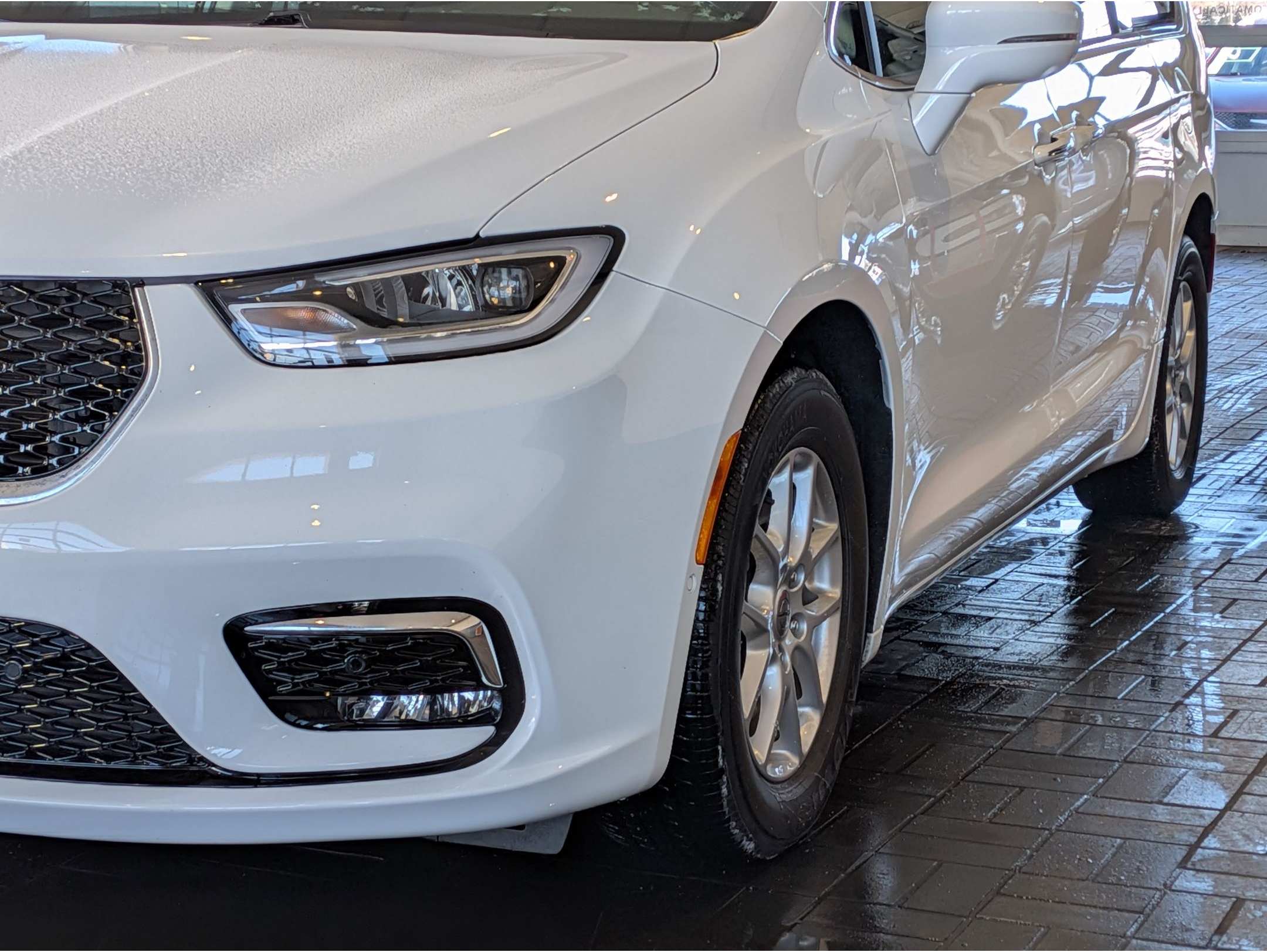 2021 Chrysler Pacifica Touring L's photo