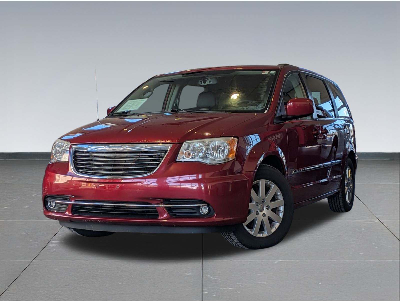 2012 Chrysler Town & Country Touring's photo