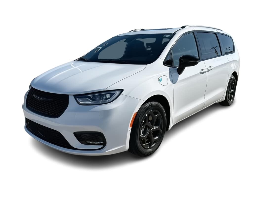 2024 Chrysler Pacifica Select -
                Waukesha, WI