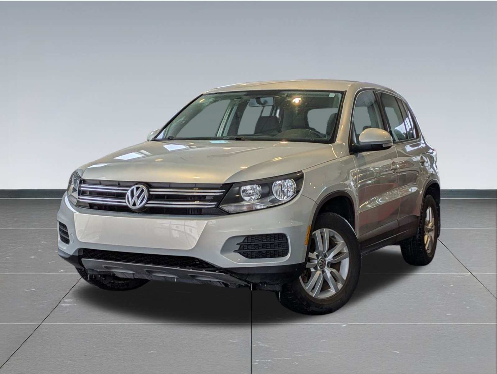 2014 Volkswagen Tiguan S's photo