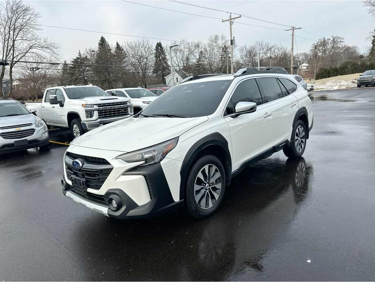 2025 Subaru Outback Touring's photo