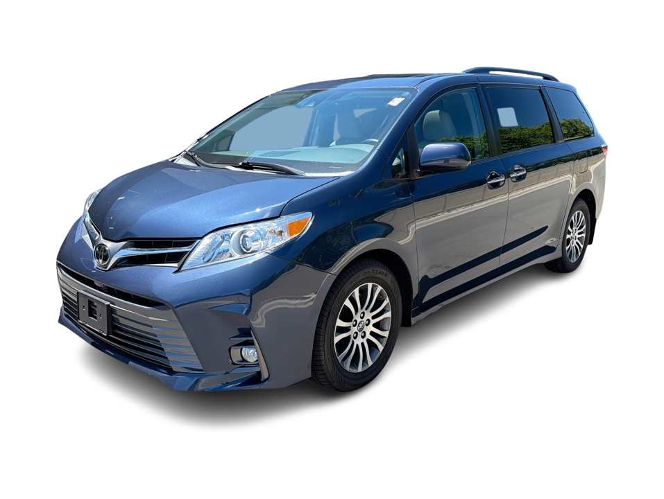 Thumbnail: 2018 Toyota Sienna - 1