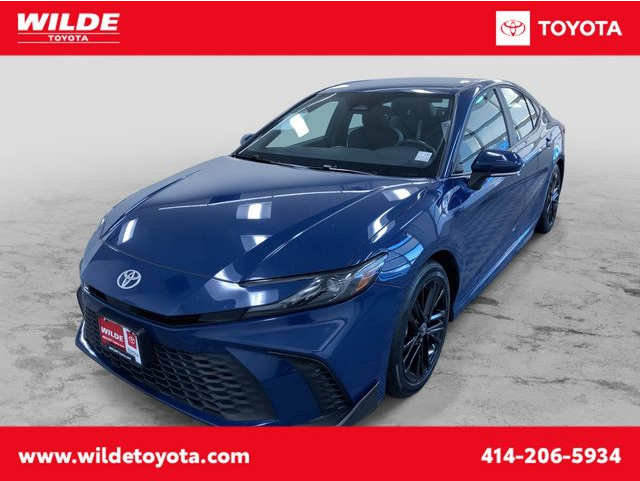 2025 Toyota Camry SE's photo