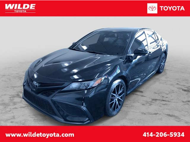 2022 Toyota Camry SE's photo