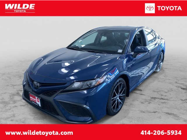 2023 Toyota Camry SE's photo