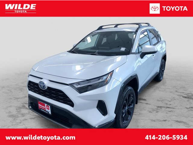 2023 Toyota RAV4 SE's photo