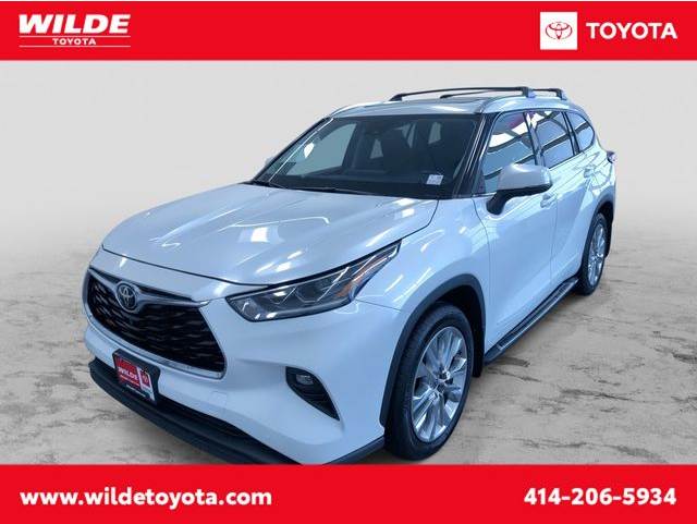 2022 Toyota Highlander Limited's photo
