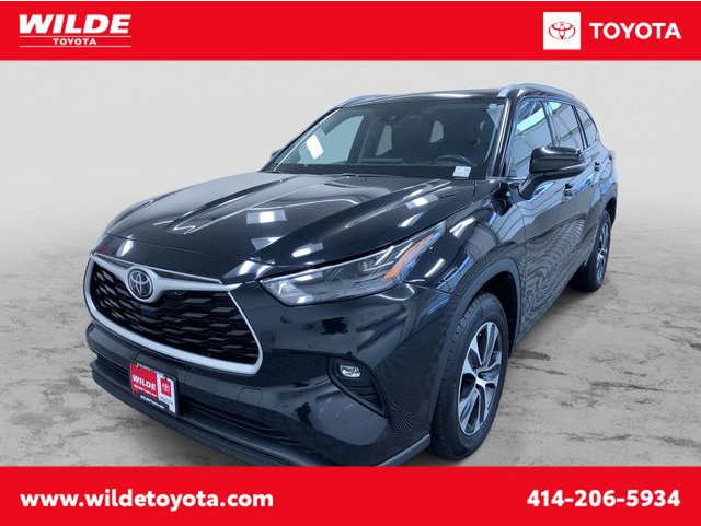 2022 Toyota Highlander XLE's photo