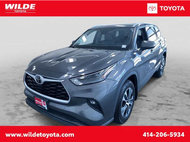 2022 Toyota Highlander XLE's photo