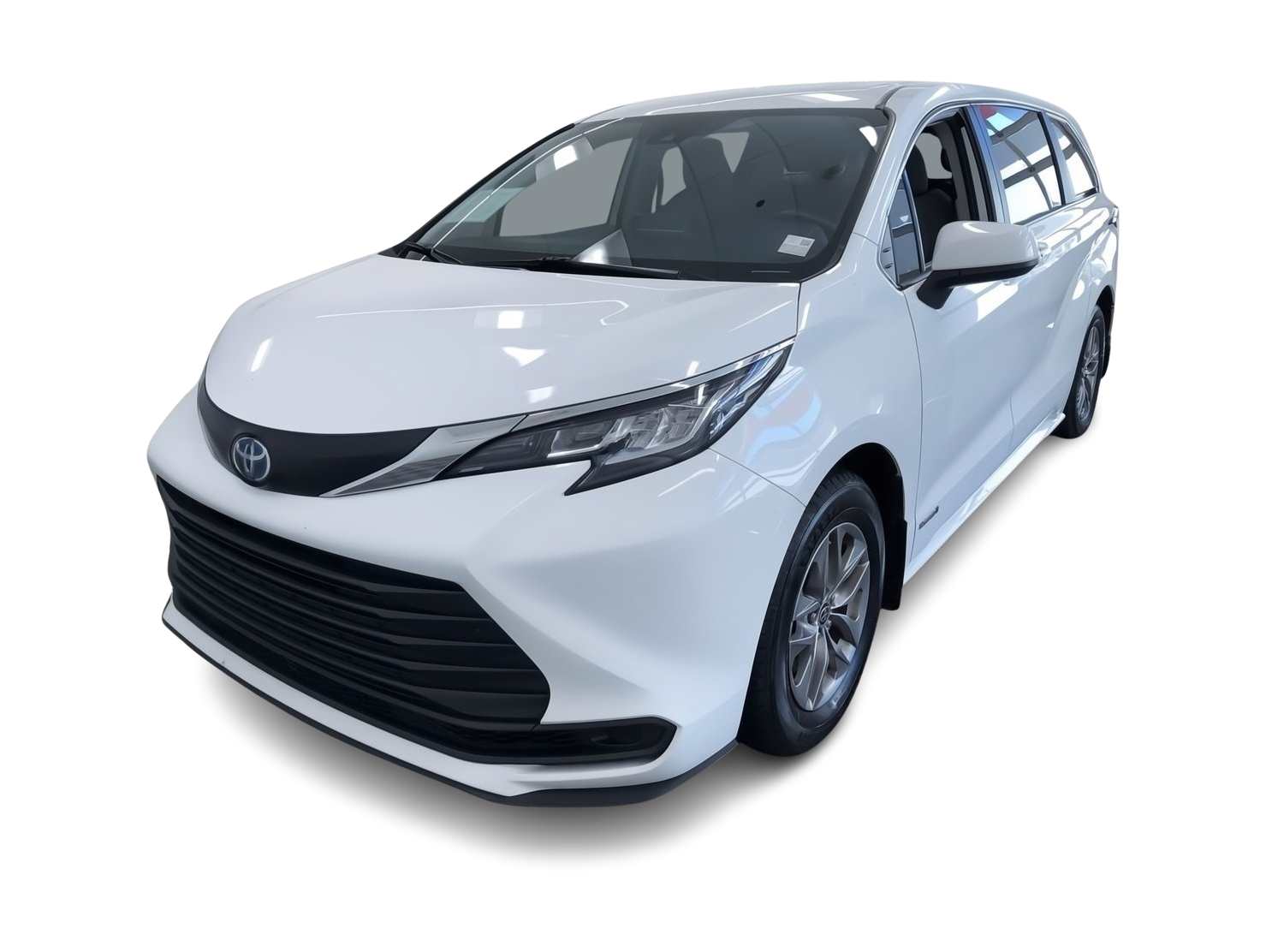 2021 Toyota Sienna LE -
                West Allis, WI