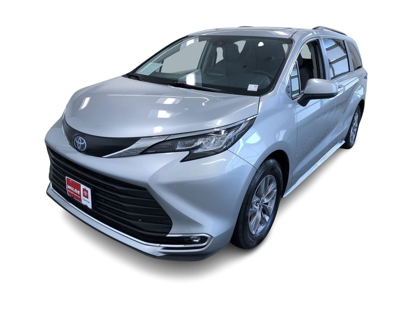 2023 Toyota Sienna XLE -
                West Allis, WI