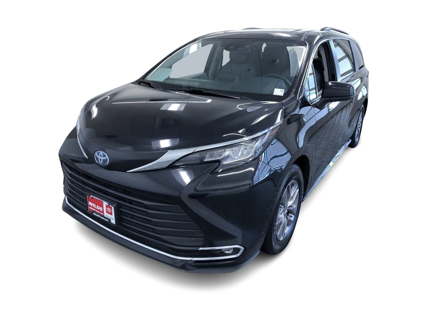 2023 Toyota Sienna XLE -
                West Allis, WI