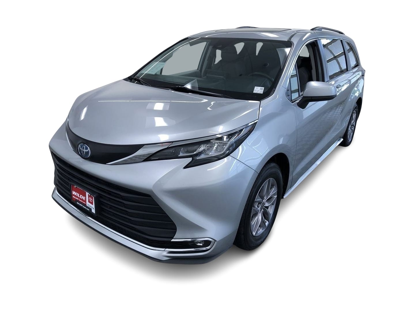 2023 Toyota Sienna XLE -
                West Allis, WI