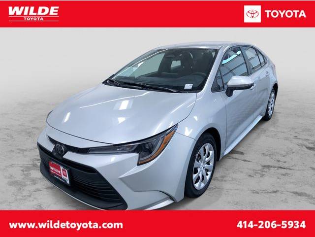 2024 Toyota Corolla LE's photo