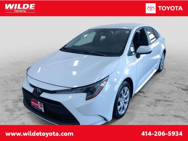 2024 Toyota Corolla LE's photo