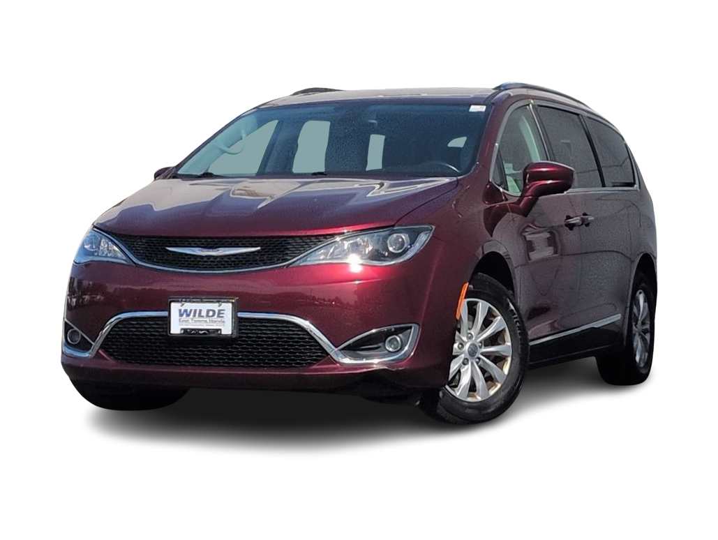 2019 Chrysler Pacifica Touring L -
                  Madison, WI