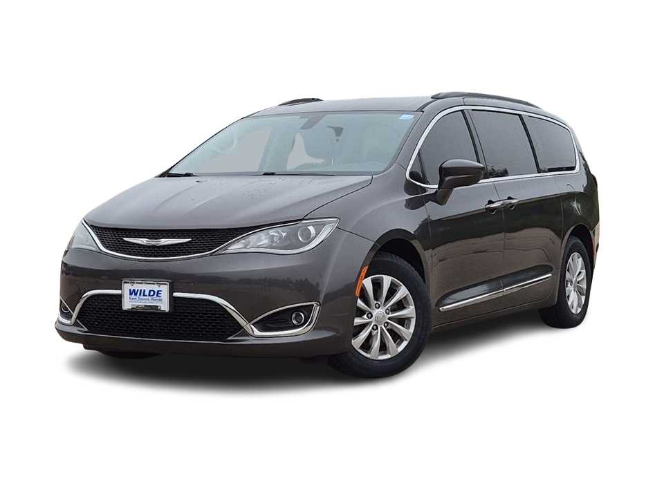 2017 Chrysler Pacifica Touring L -
                  Madison, WI