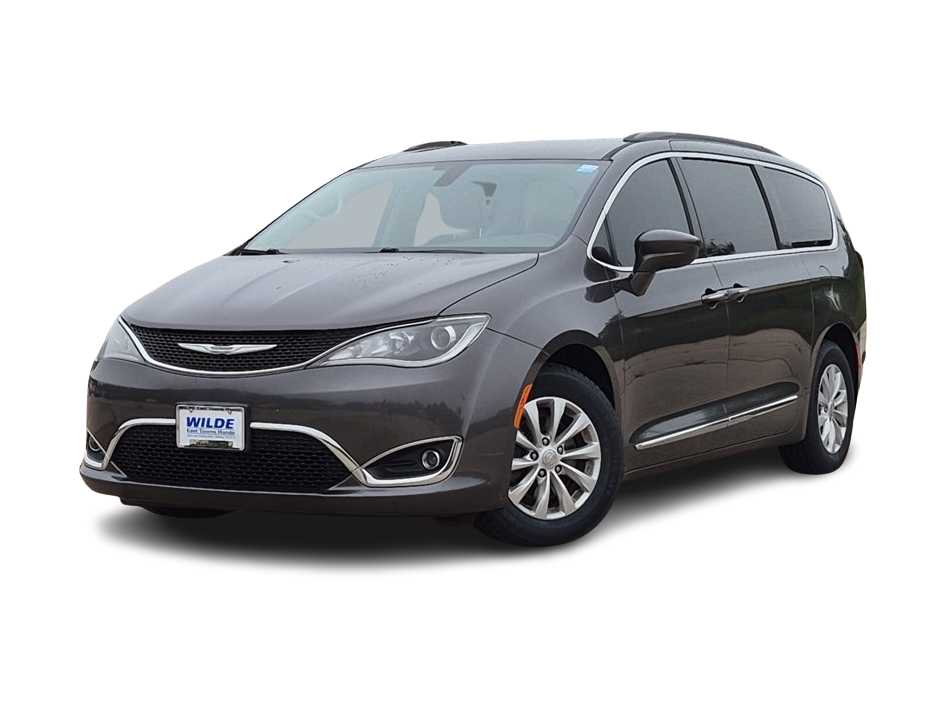 2017 Chrysler Pacifica Touring L -
                  Madison, WI