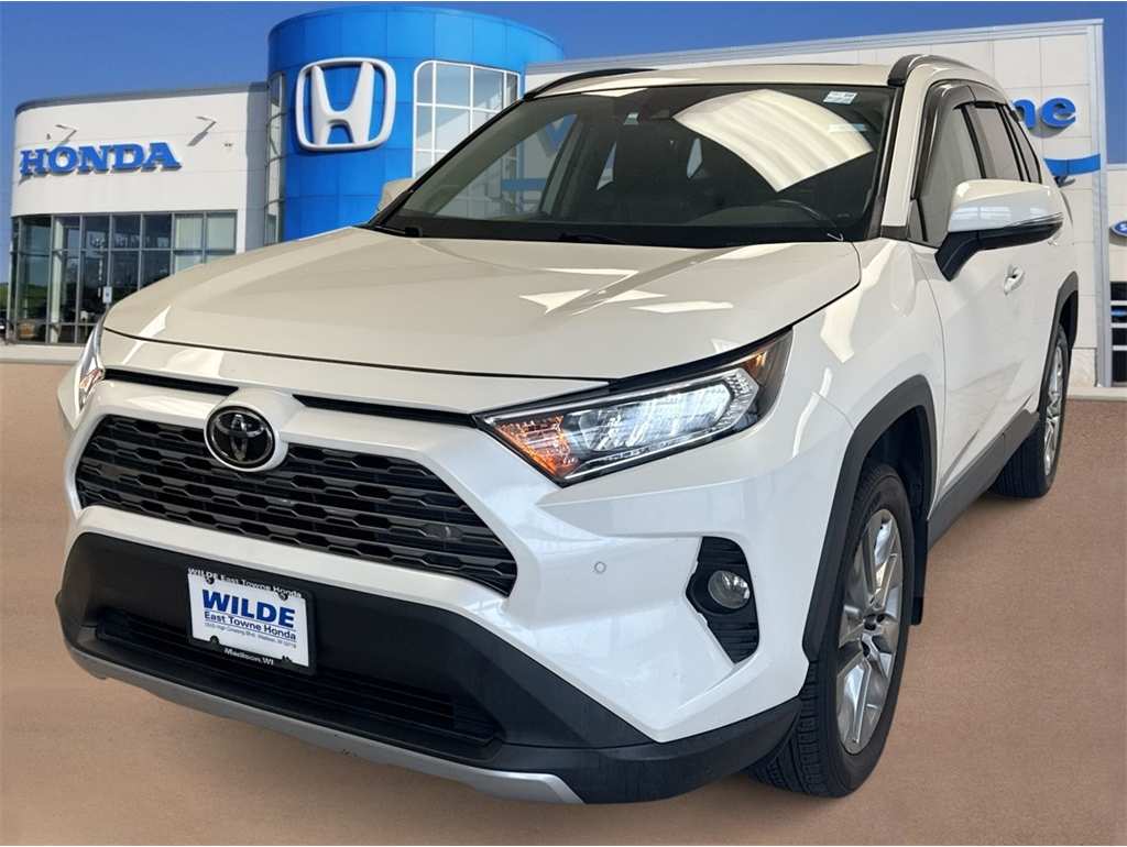 2020 Toyota RAV4 Limited's photo