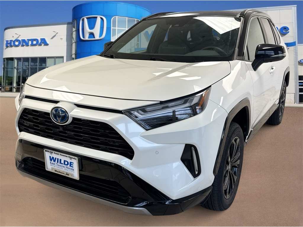 2022 Toyota RAV4 XSE's photo