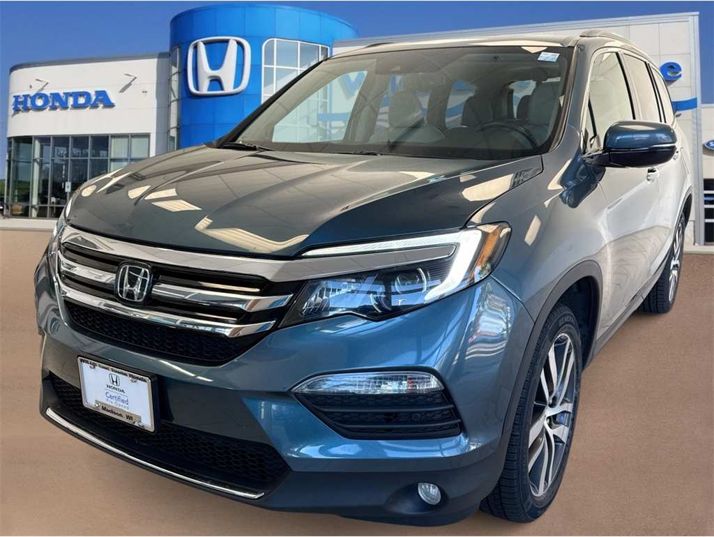 2017 Honda Pilot Touring's photo