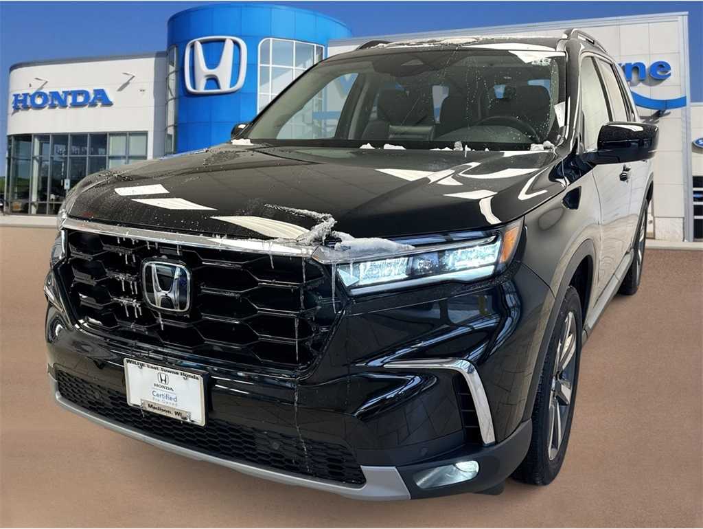 2025 Honda Pilot Touring's photo