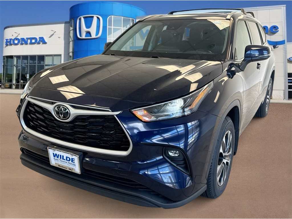 2022 Toyota Highlander XLE's photo