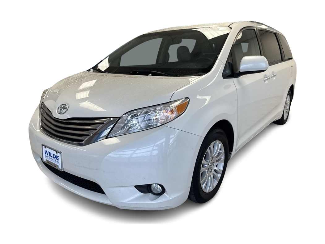 2016 Toyota Sienna XLE -
                Madison, WI