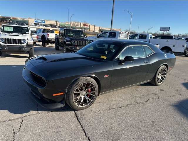 2016 Dodge Challenger SRT
