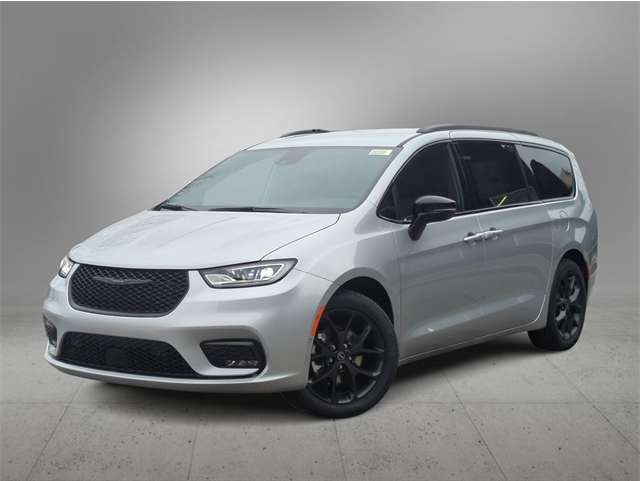 2026 Chrysler Pacifica Select's photo