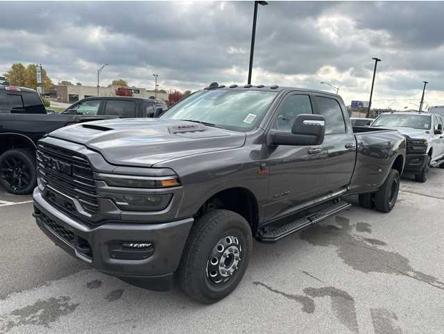 2026 RAM Ram 3500 Pickup Laramie's photo