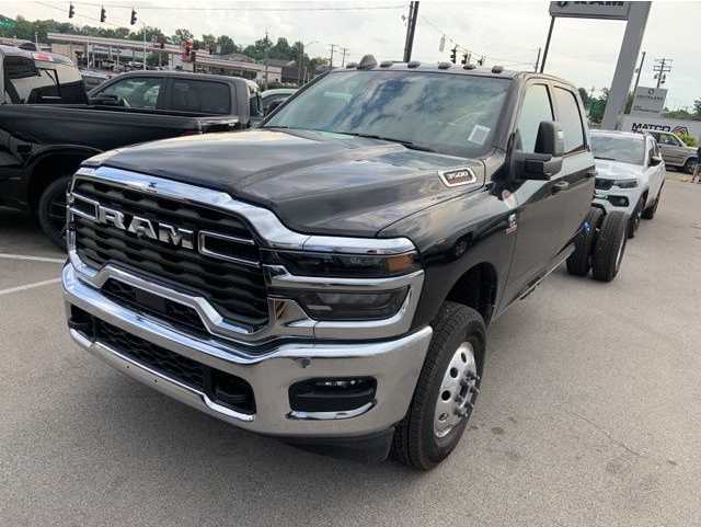 2025 RAM 3500 Chassis