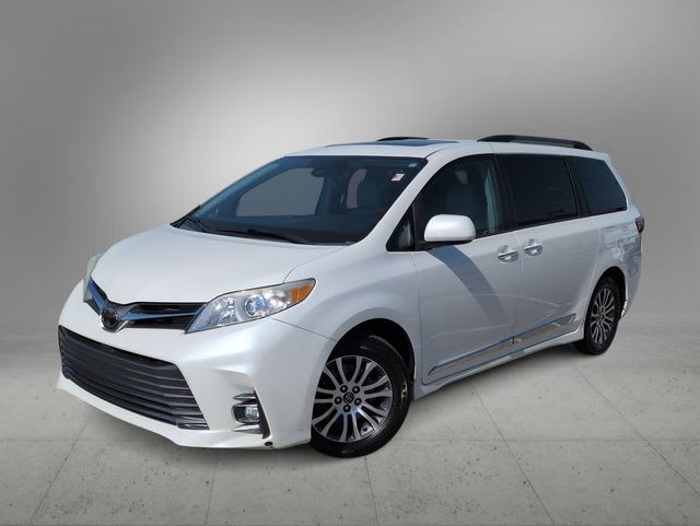 2018 Toyota Sienna XLE