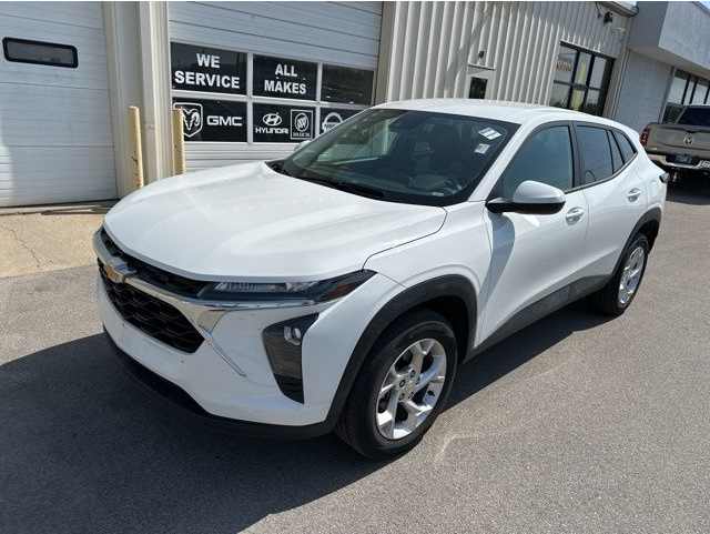 2025 Chevrolet Trax LS
